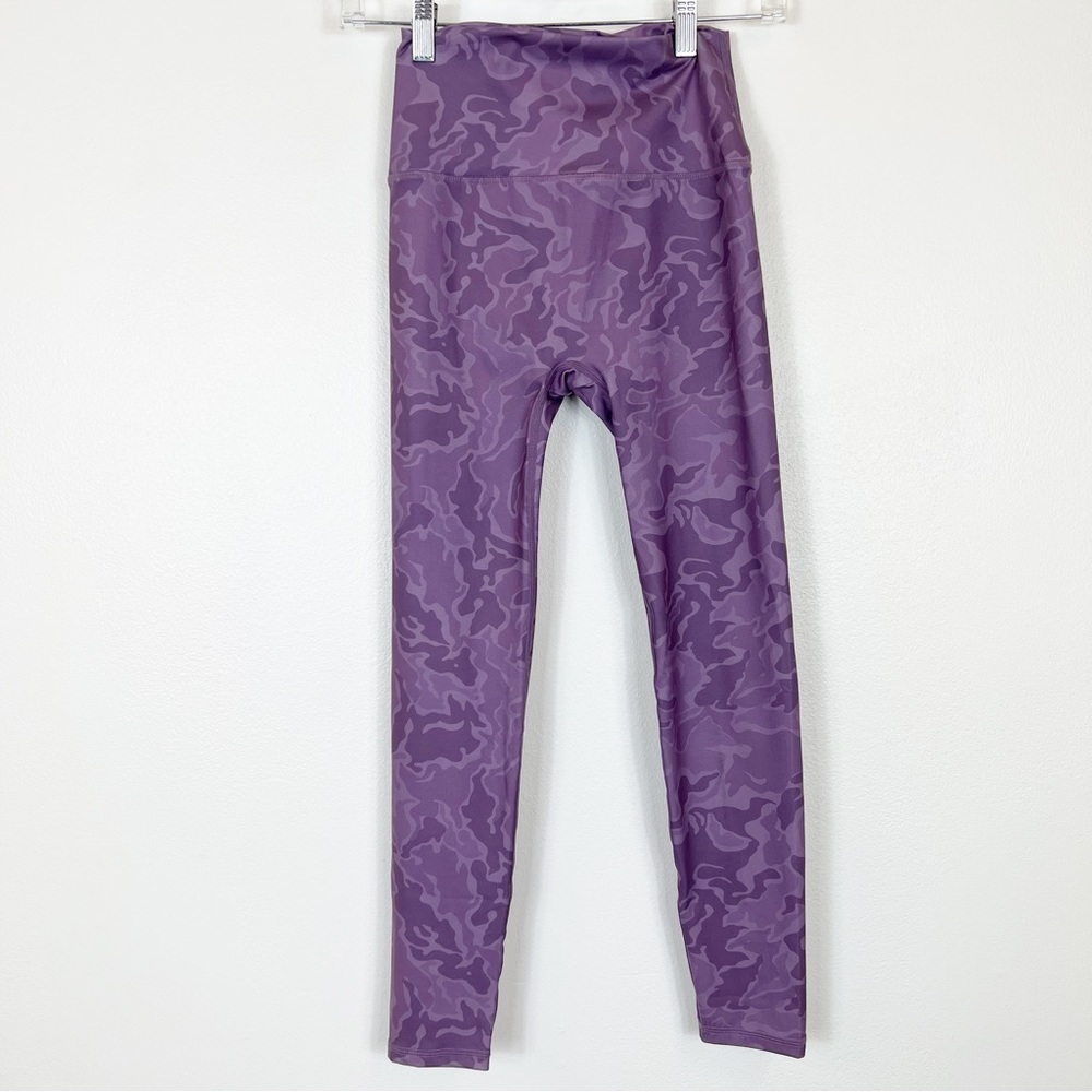 Kefi Scrunch Butt Purple Camo Leggings Size Medium NWT